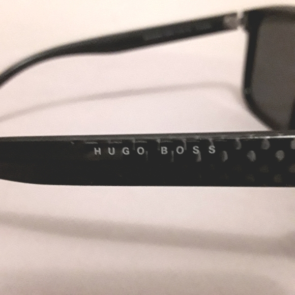 HUGO BOSS MEN'S POLARIZED SUNGLASSES - Picture 10 of 15